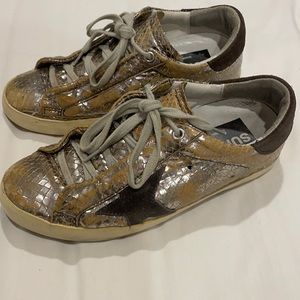 Golden Goose Superstar sneakers size EU 35